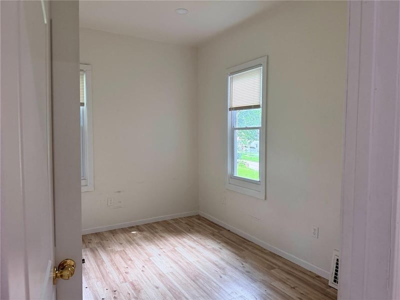 1418 6th Ave, Leavenworth, KS 66048