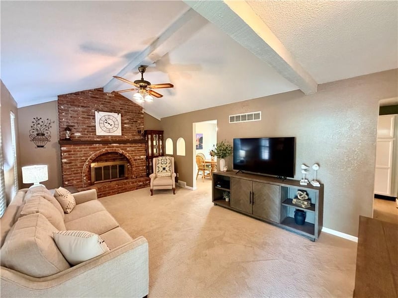 700 SW 24th St, Blue Springs, MO 64015