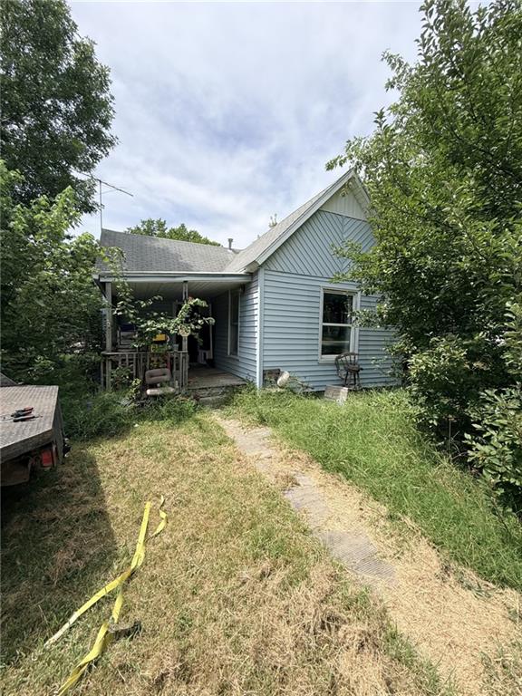 106 N Main St, Chilhowee, MO 64733
