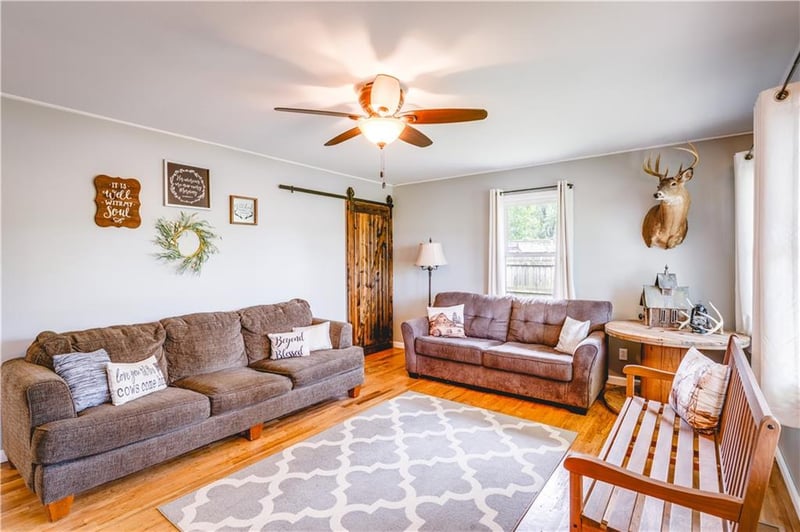 903 West St, Tonganoxie, KS 66086
