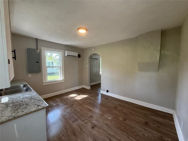 502 E Locust St, Stockton, MO 65785