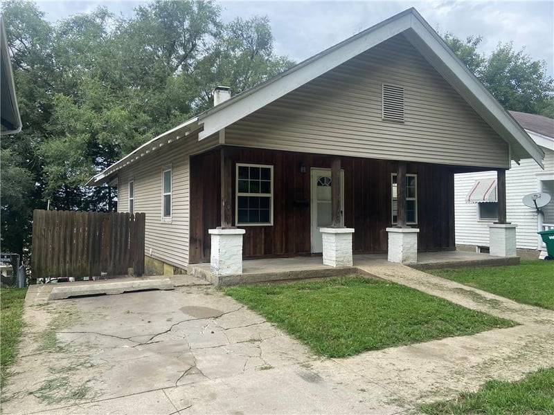 3810 Terrace Ave, St Joseph, MO 64504