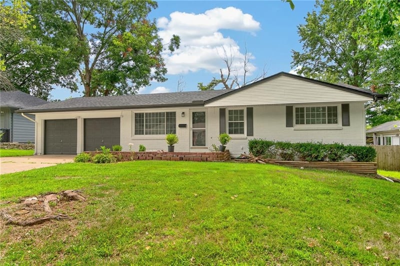 15309 E 44th Ter, Independence, MO 64055