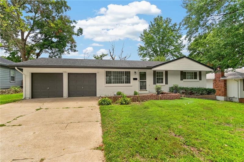 15309 E 44th Ter, Independence, MO 64055