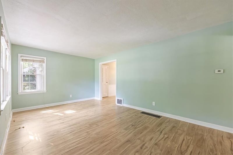 114 W Pocahontas Ln, Kansas City, MO 64114