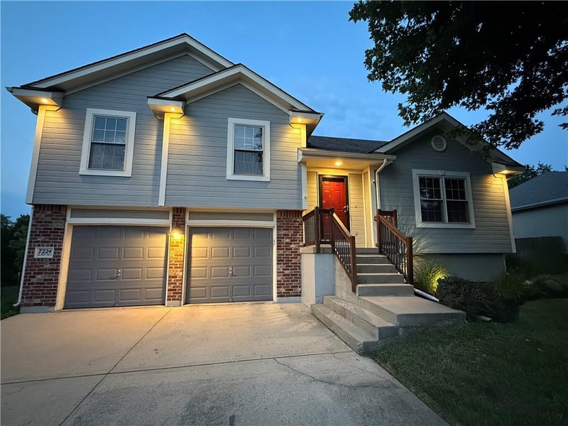 7224 E 163rd Ter, Belton, MO 64012