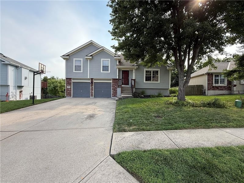 7224 E 163rd Ter, Belton, MO 64012