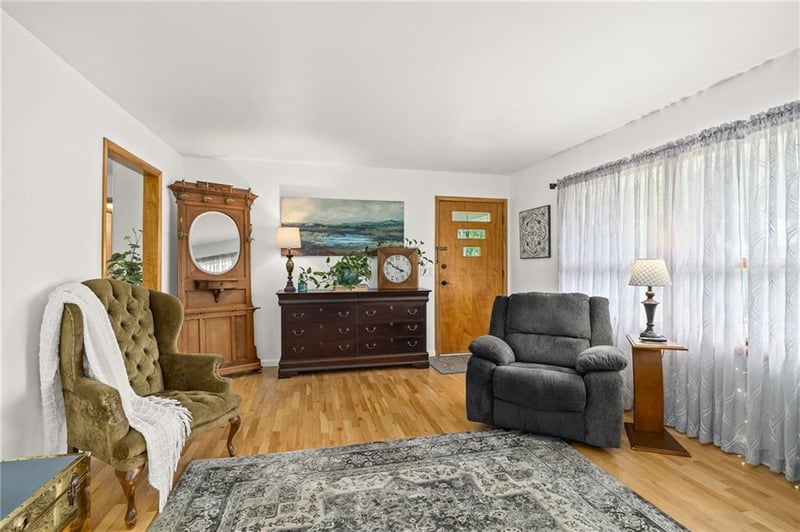 3202 Floral Ave, St Joseph, MO 64506