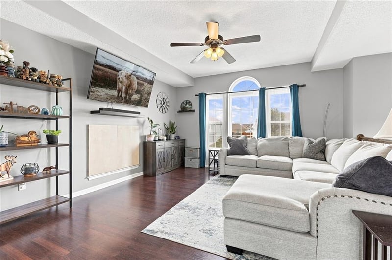 407 NE 192nd Ter, Smithville, MO 64089