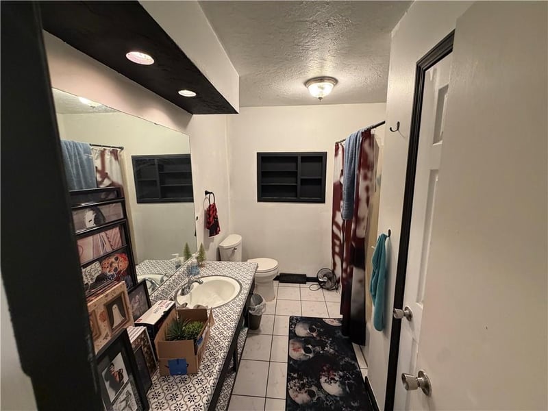 8200 E 133rd Ter, Grandview, MO 64030