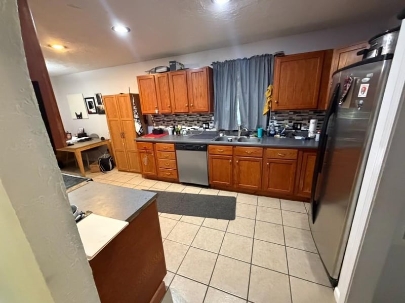 8200 E 133rd Ter, Grandview, MO 64030