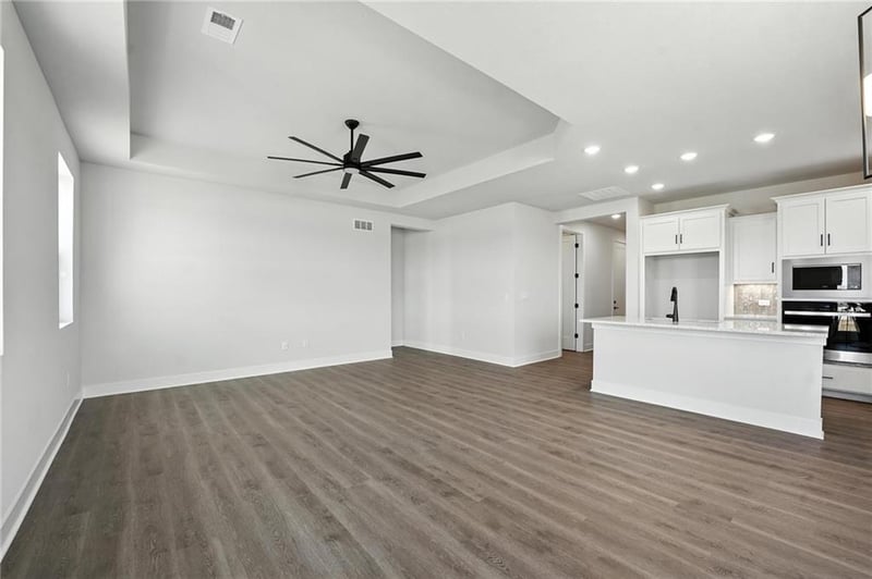 19304 W 205 Ter, Spring Hill, KS 66083