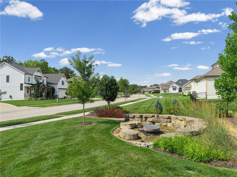 1788 Homestead Dr, Liberty, MO 64068