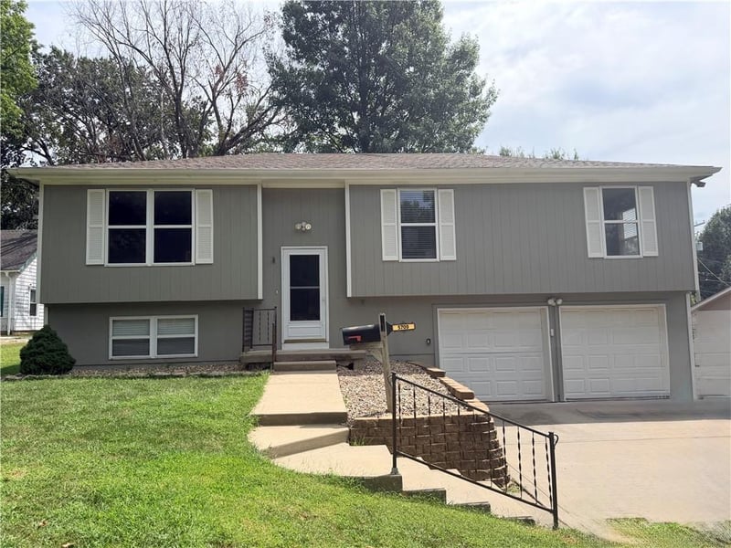 5709 Outlook St, Mission, KS 66202