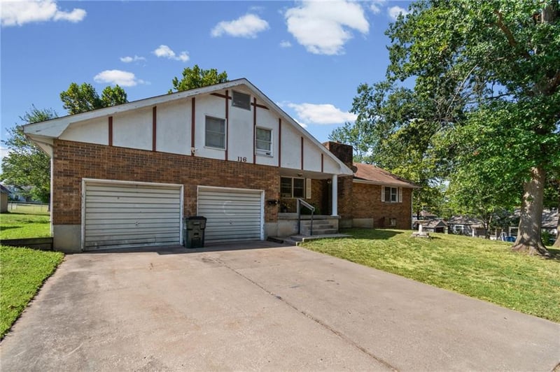 116 W Marshall St, El Dorado Springs, MO 64744