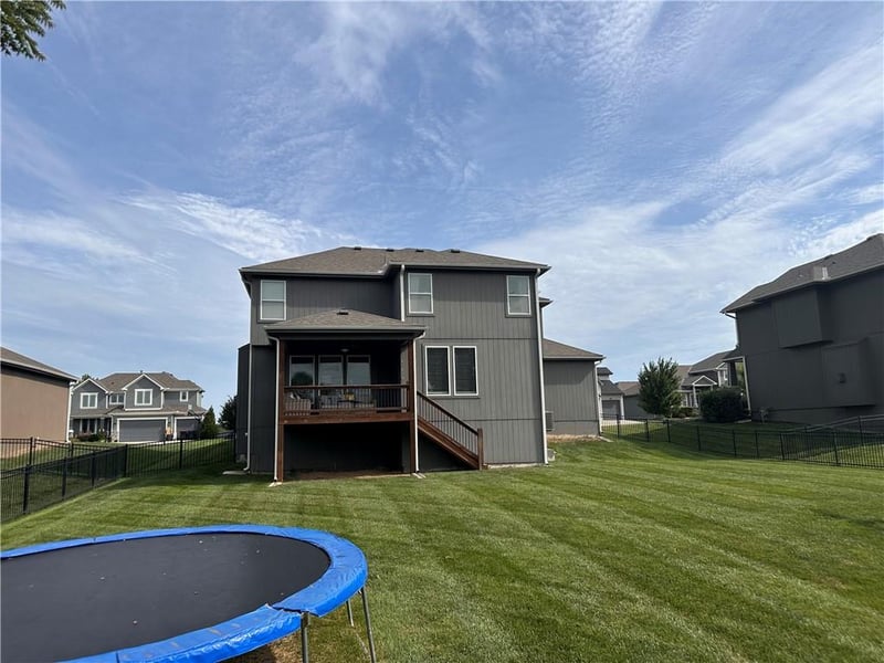 21803 W 46th Ter, Shawnee, KS 66226