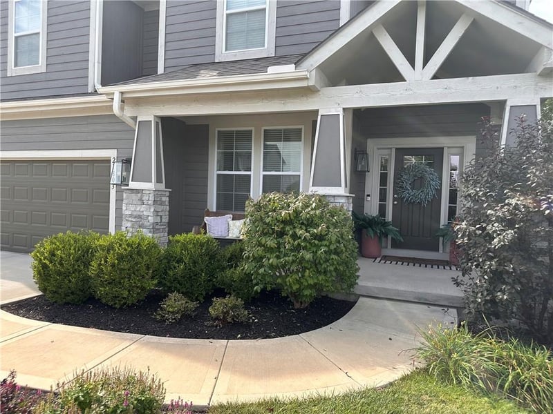 21803 W 46th Ter, Shawnee, KS 66226