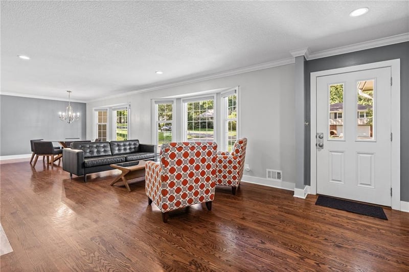 5521 W 84th St, Overland Park, KS 66207