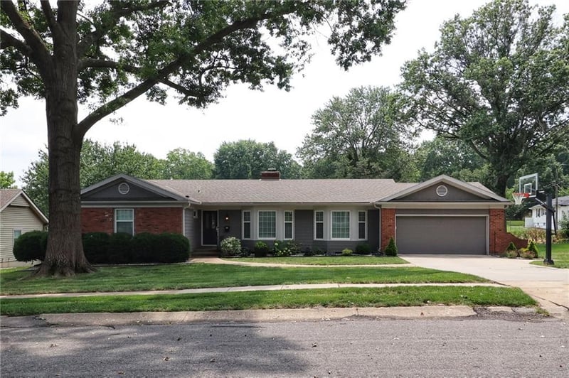 5521 W 84th St, Overland Park, KS 66207