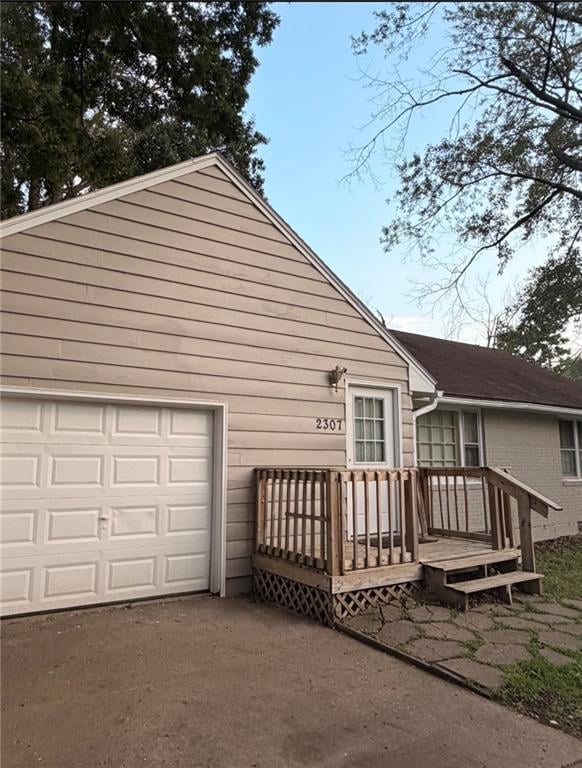 2307 NE 37th Ter, Kansas City, MO 64116