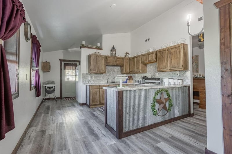 551 Nw 10th Ln, Lamar, MO 64759
