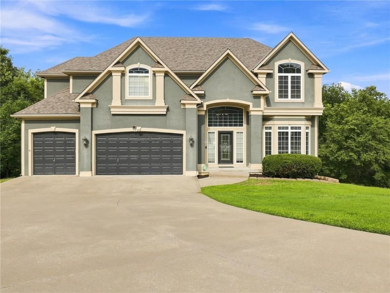 5822 NE Timber Hills Dr, Lee's Summit, MO 64064