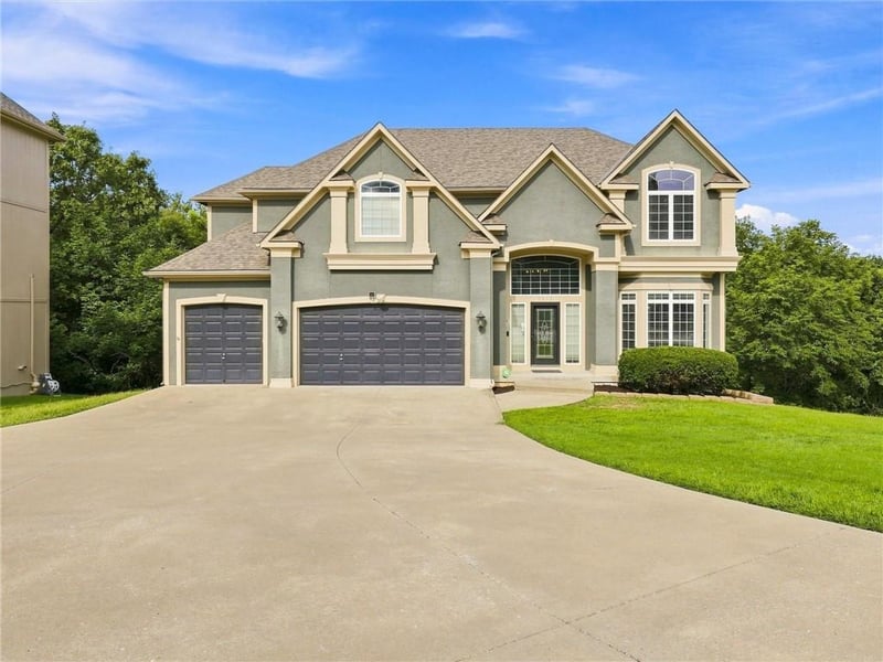 5822 NE Timber Hills Dr, Lee's Summit, MO 64064