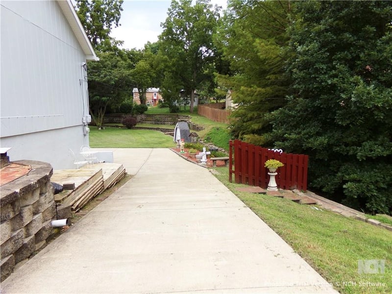 2400 Spring Garden St, Leavenworth, KS 66048