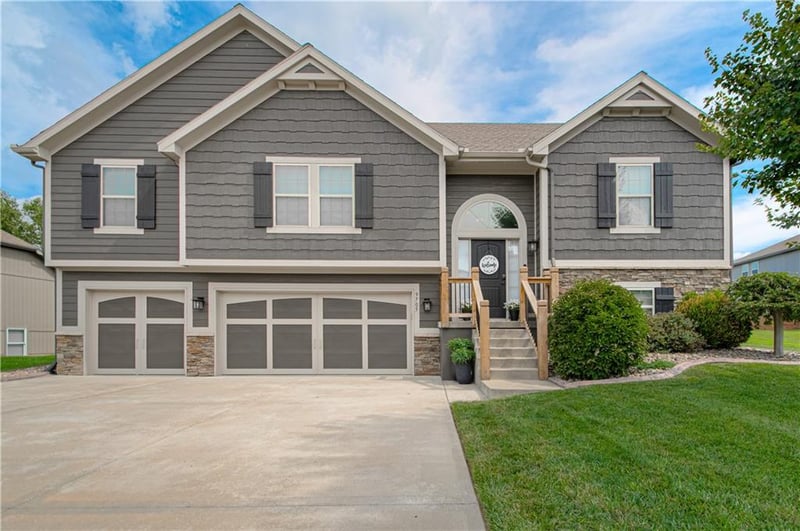 9705 N Windsor Ave, Kansas City, MO 64157