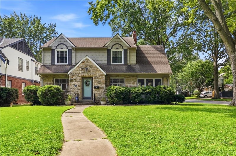 601 E 74th St, Kansas City, MO 64131
