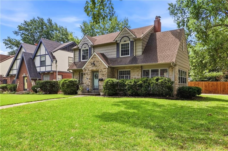 601 E 74th St, Kansas City, MO 64131