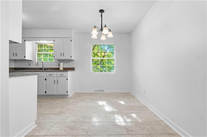 2728 NW Pembroke Pl, Blue Springs, MO 64015