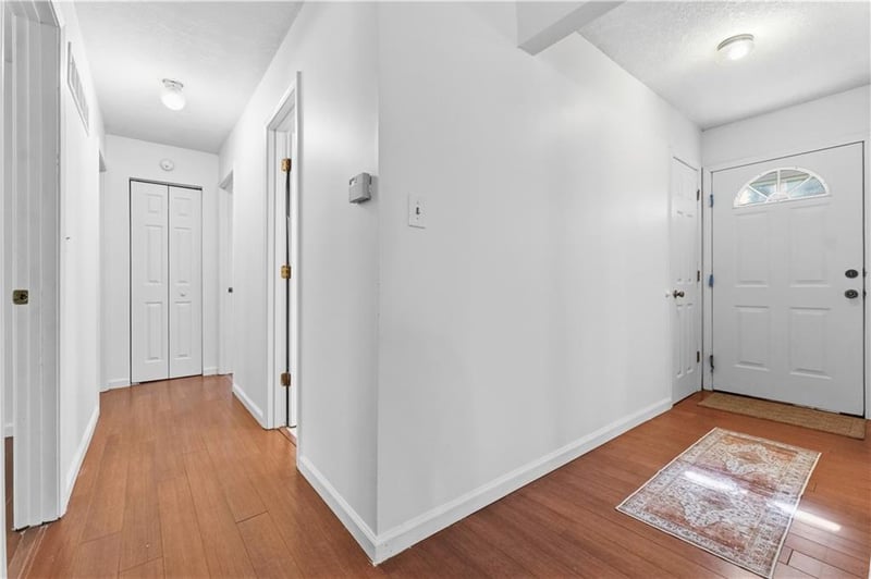 2728 NW Pembroke Pl, Blue Springs, MO 64015