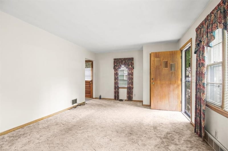 517 E Angus St, Independence, MO 64055