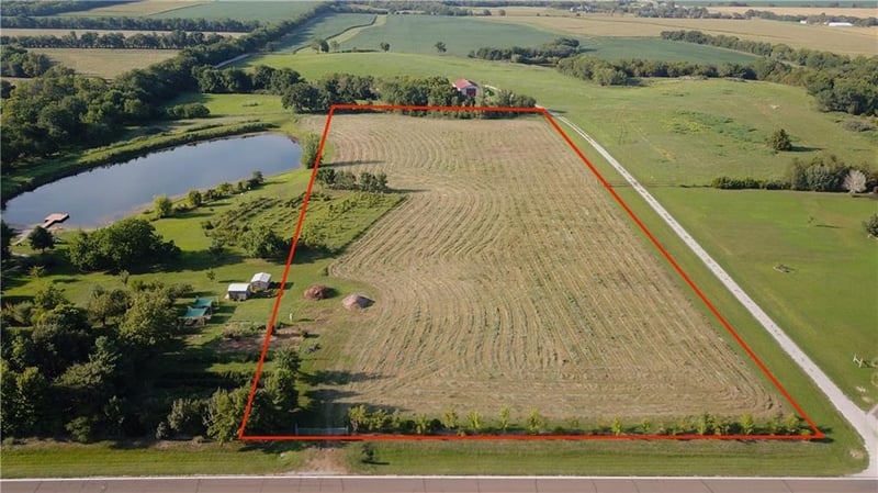 N 700 Rd, Eudora, KS 66025