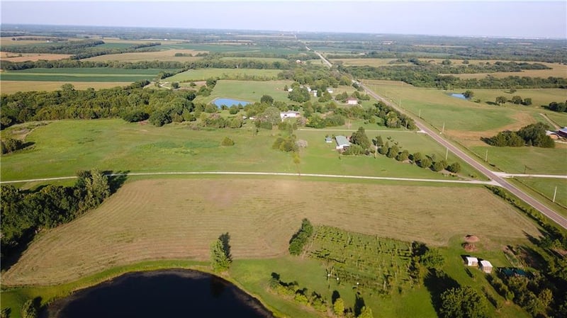 N 700 Rd, Eudora, KS 66025