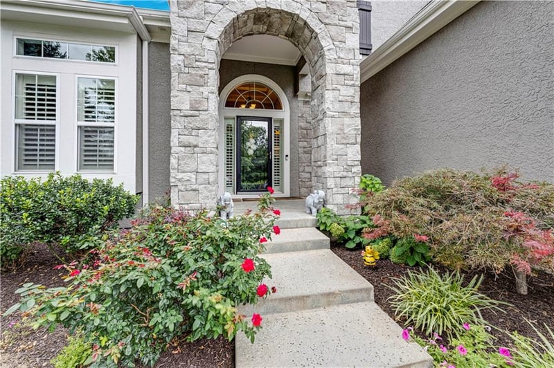15704 Bond St, Overland Park, KS 66221