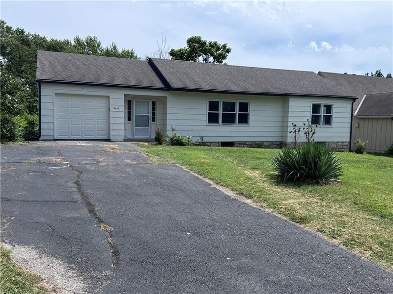 6437 Craig St, Merriam, KS 66202