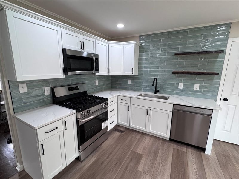 6437 Craig St, Merriam, KS 66202