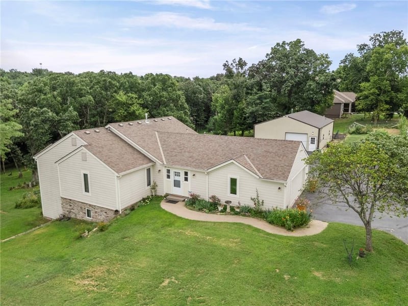 32435 W 91st St, De Soto, KS 66018
