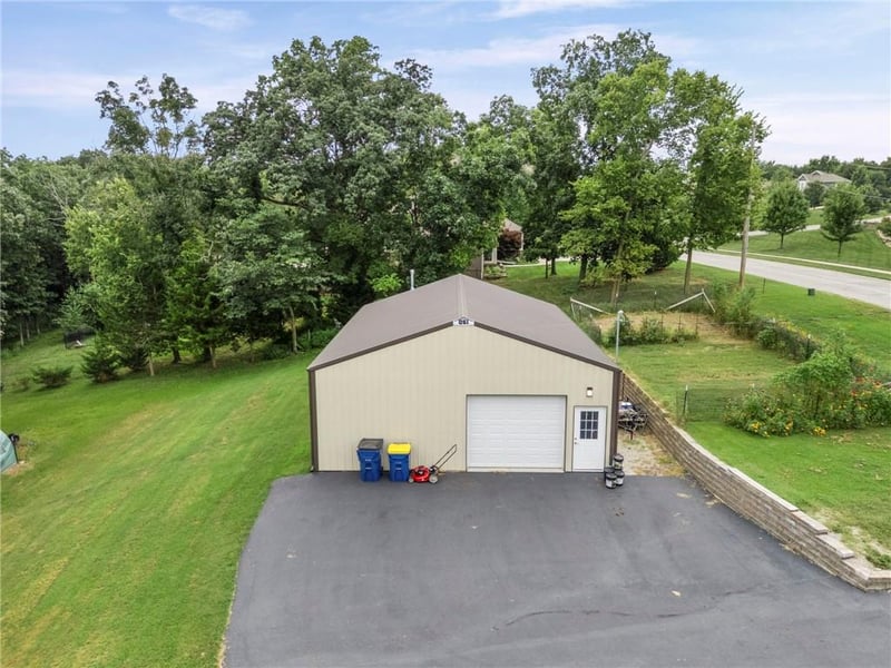 32435 W 91st St, De Soto, KS 66018