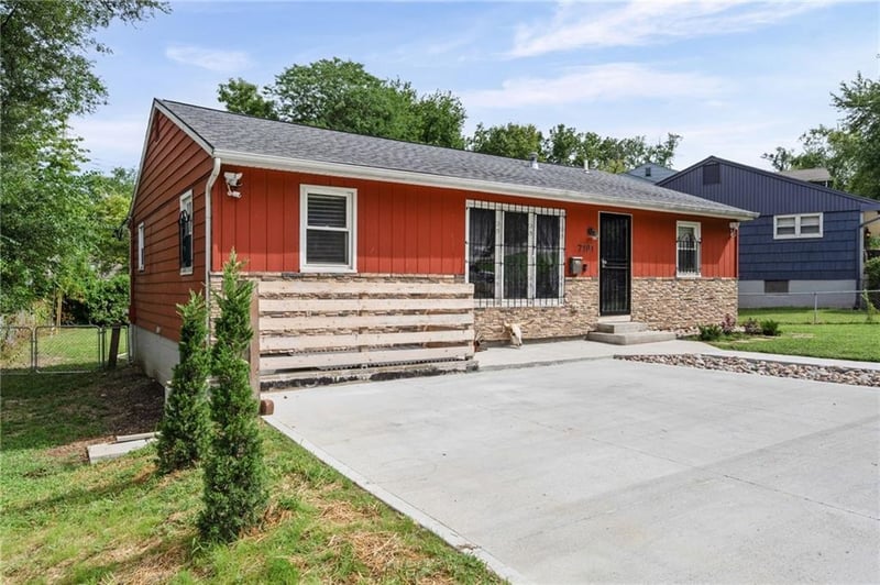 7101 Monroe Ave, Kansas City, MO 64132