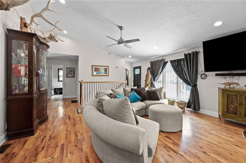 7101 Monroe Ave, Kansas City, MO 64132