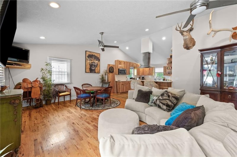 7101 Monroe Ave, Kansas City, MO 64132