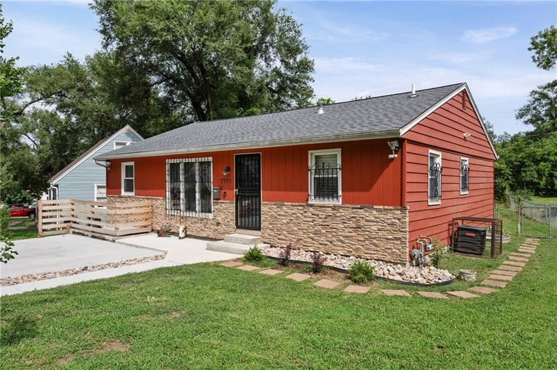 7101 Monroe Ave, Kansas City, MO 64132
