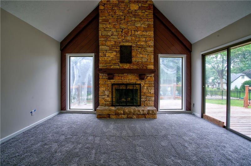 4377 SW Breezy Point Ln, Lee's Summit, MO 64082