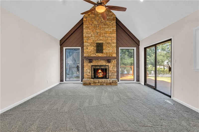 4377 SW Breezy Point Ln, Lee's Summit, MO 64082