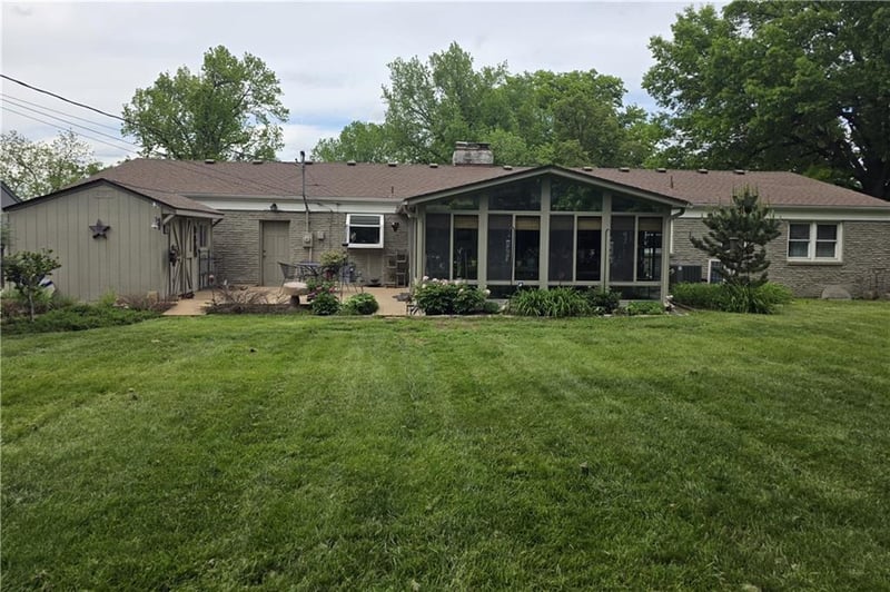 605 W 96th St, Kansas City, MO 64114