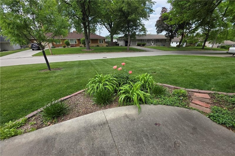 605 W 96th St, Kansas City, MO 64114