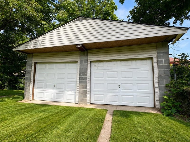 2531 Olive St, Kansas City, MO 64127
